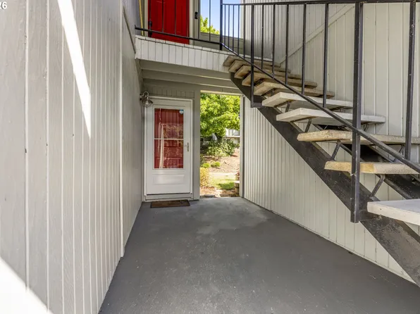 159 SW Florence Ave APT 45, Gresham, OR 97080