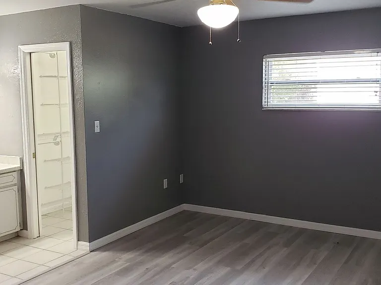 2302 Hutchinson Ave — Photo 15
