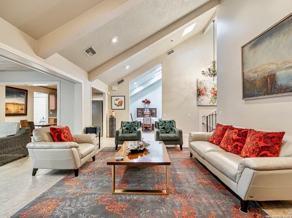 3811 E Songbird Ln, San Antonio, TX 78229