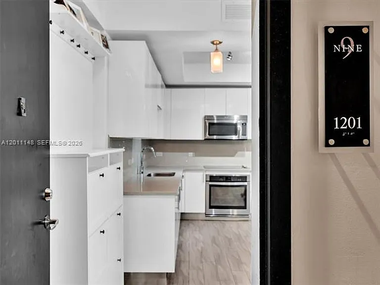 999 SW 1st Ave #CU-1201 — Photo 2