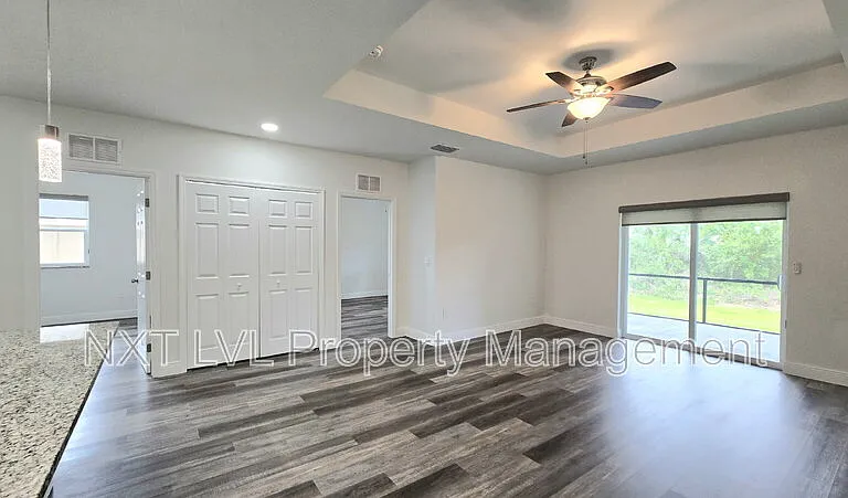 5050 Jones Dr — Photo 9