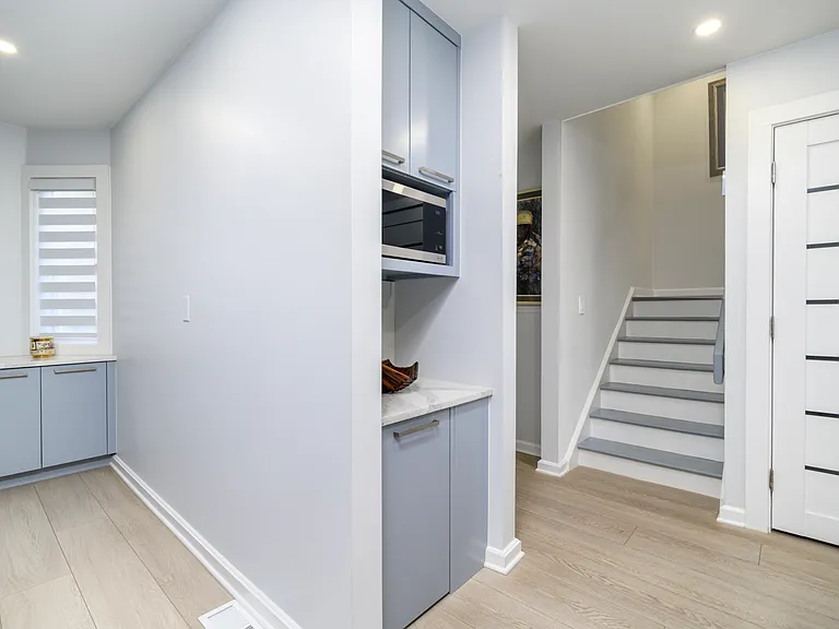 566 Newfield Ave #14 — Photo 6