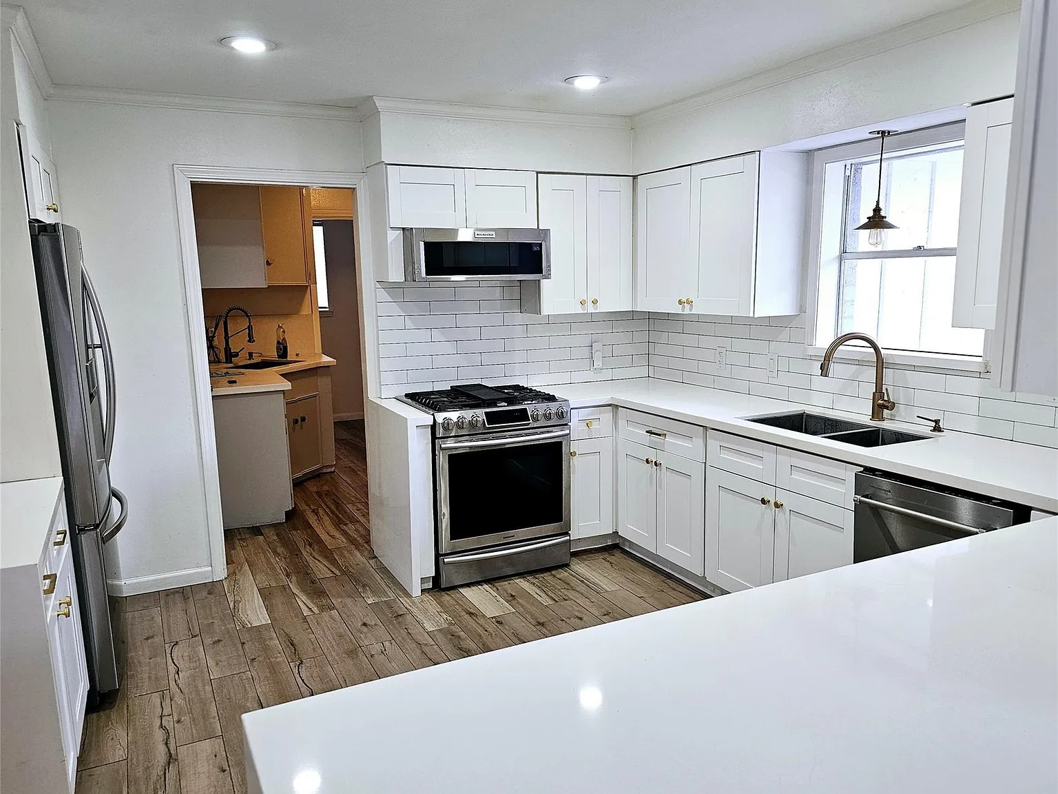 4 bed, 3.5 bath, 3405 sqft, $3,850 — Photo 2