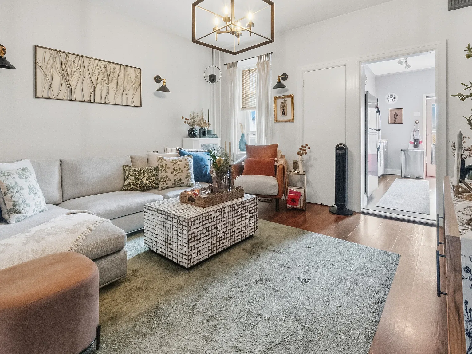 2 bed, 960 sqft, $1,950 — Photo 1