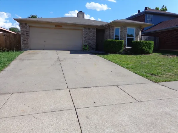 214 Moss Hill Dr, Arlington, TX 76018