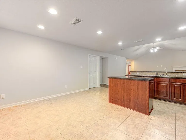16702 Grovetrail Ln — Photo 38