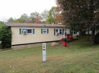 17 Mark Dr, High Bridge, NJ 08829