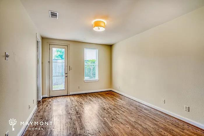 2207 Hilshire Glen Ct — Photo 18