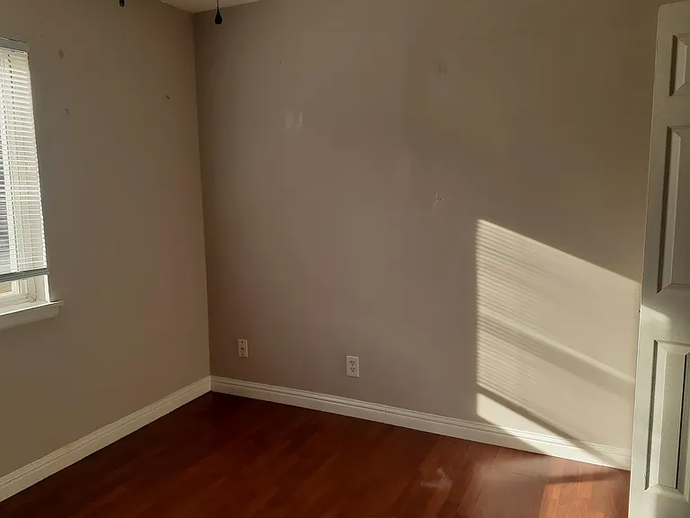 1527 N 55th Dr — Photo 12