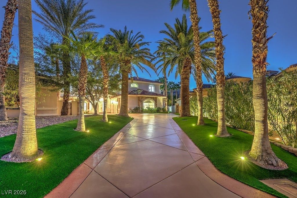 3 Grand Anacapri Dr