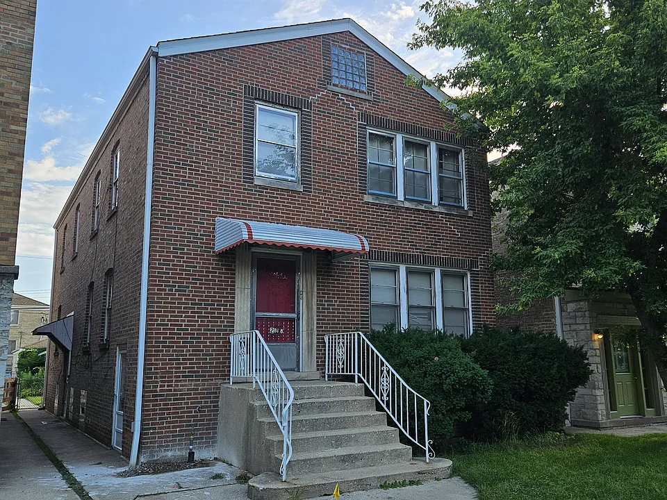 2818 W Farragut Ave #2