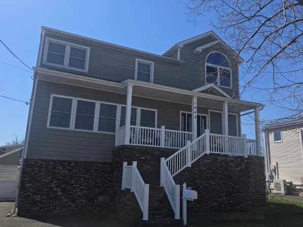 (undisclosed Address), Baldwin, NY 11510