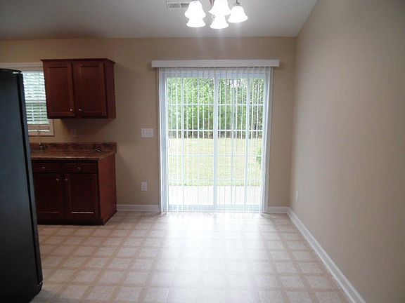 5th image of 144 Ashbury Park Ln