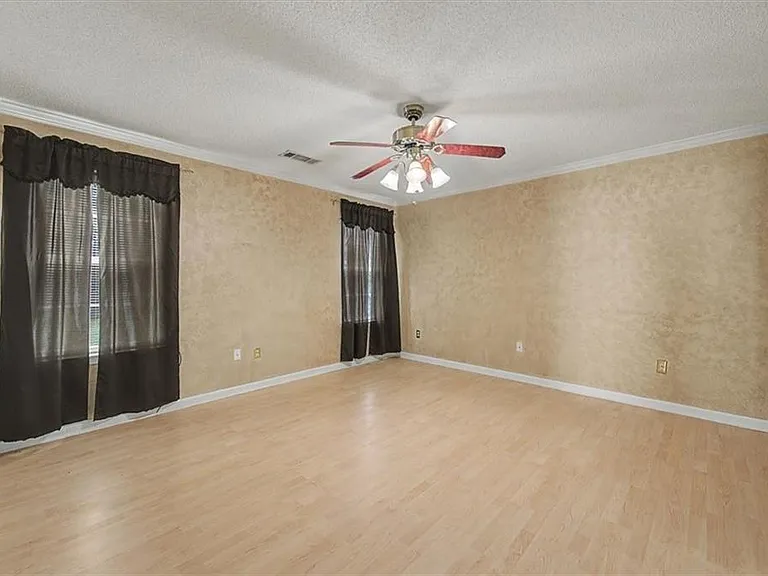 2025 Baramore Oaks Dr — Photo 12