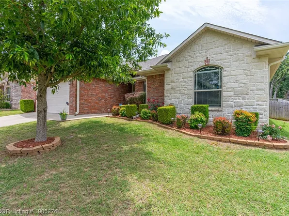 9000 Gracie Ln, Fort Smith, AR 72916