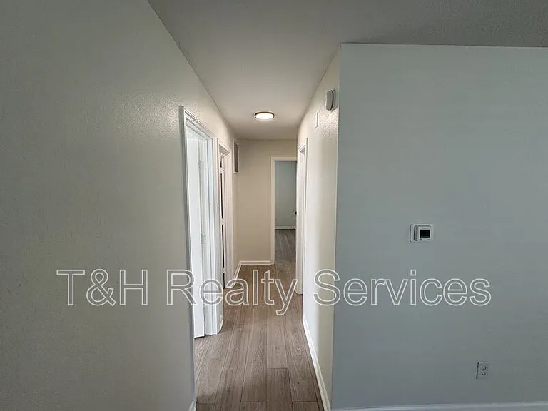 2145 Shadowbrook Dr — Photo 9