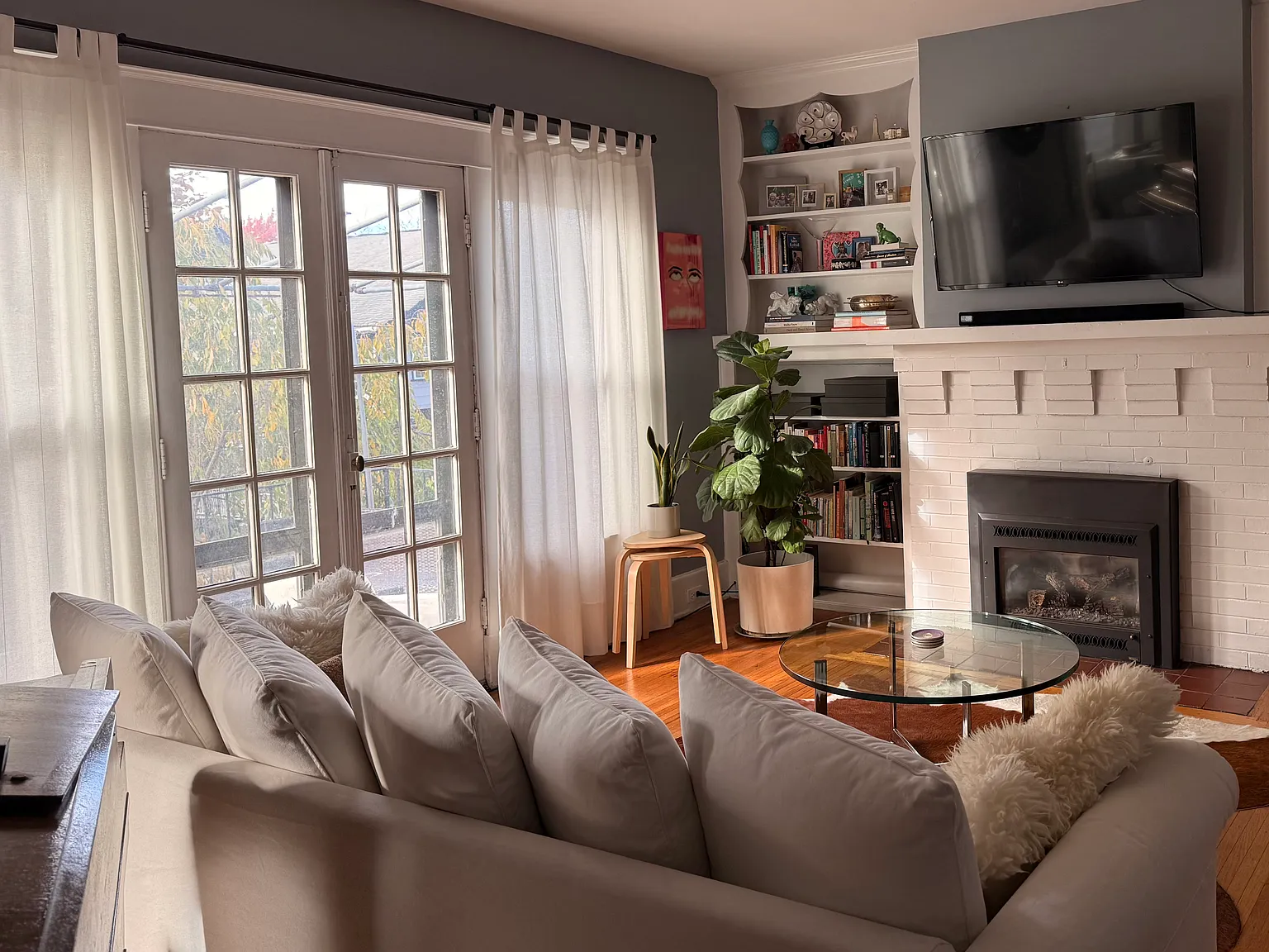 3 bed, 1832 sqft, $2,999 — Photo 4