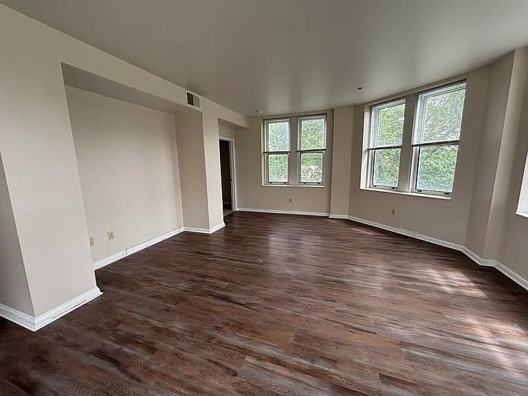 Homer G. Phillips Senior Apartments — Photo 42