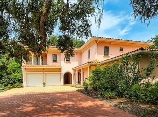 1962 Freedom Dr, Clearwater, FL 33755