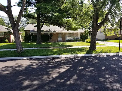 425 S Clarendon Ave photo 1