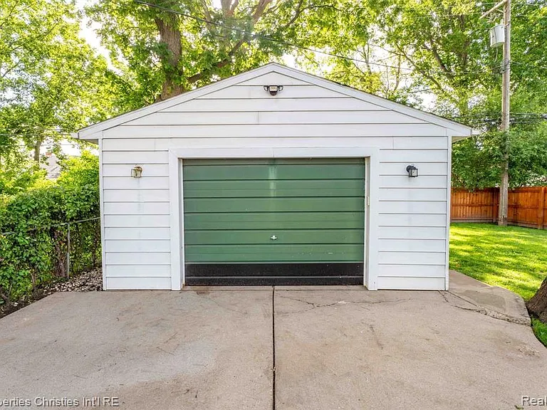 4271 Prairie Ave — Photo 28