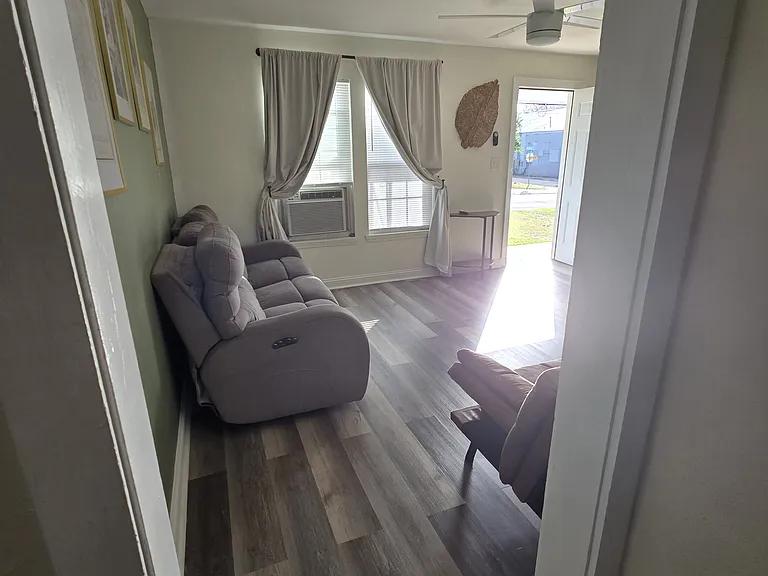 312 E Palmer Ave — Photo 10