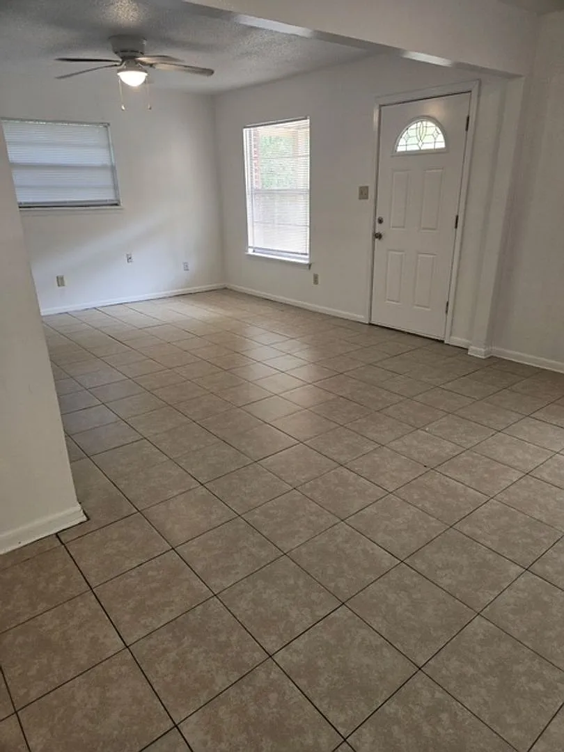 Gulfport 4 Bedroom — Photo 3