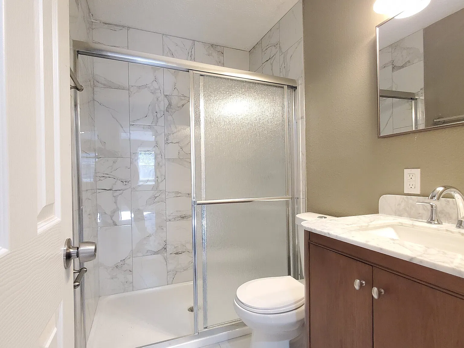 2 bed, 1.0 bath, 912 sqft, $1,750 — Photo 4