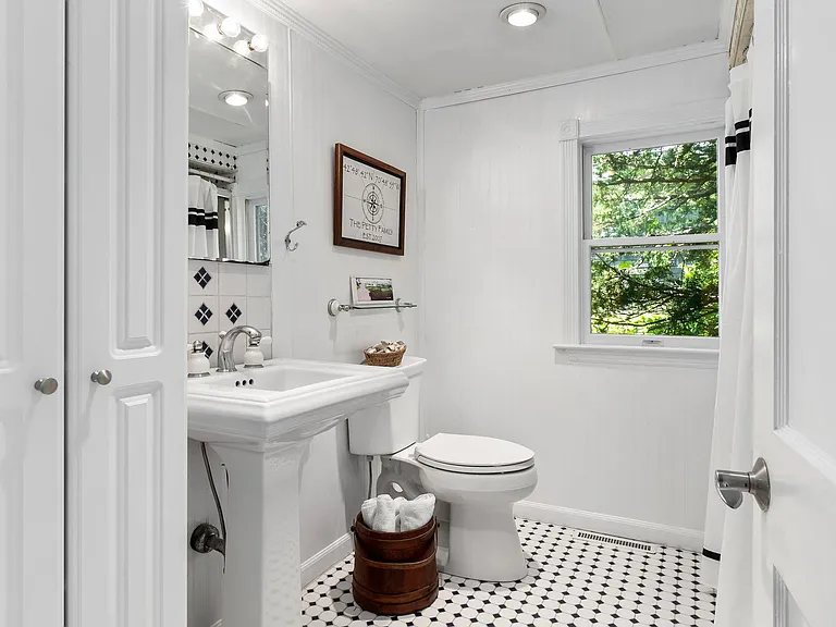 12 Girard Way — Photo 7