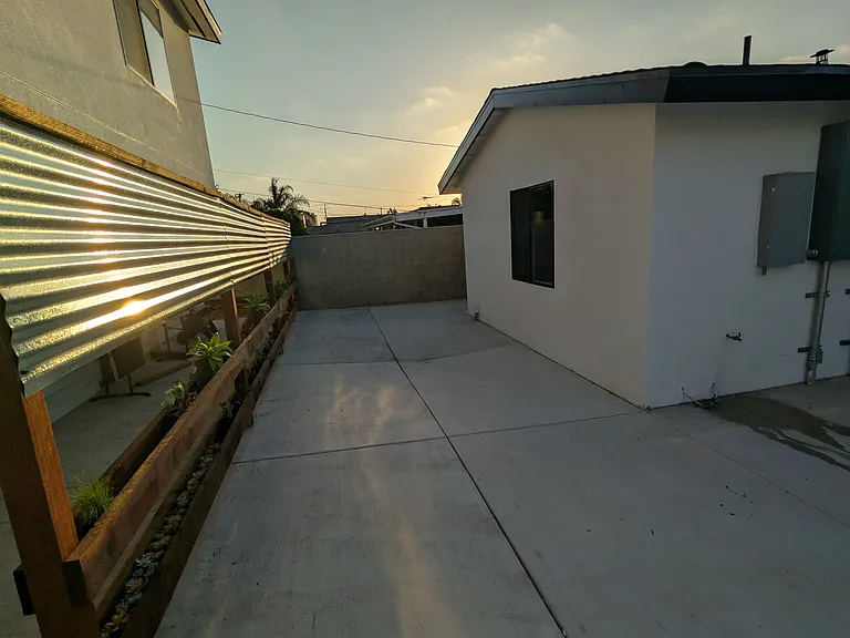 222 W Tiller Ave — Photo 7