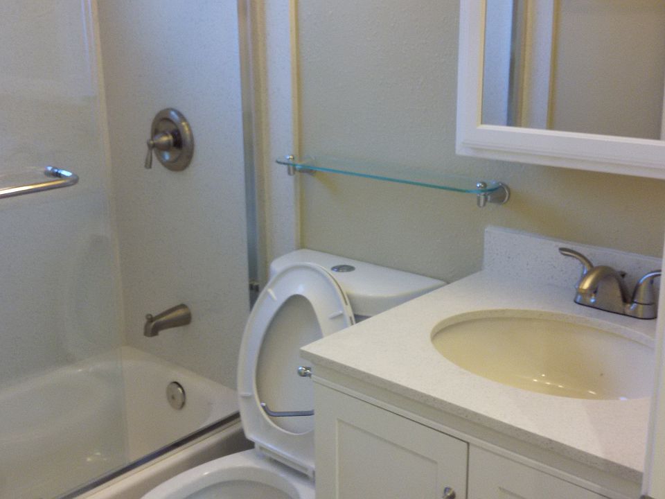 2nd image of 374 N 5th St APT 2