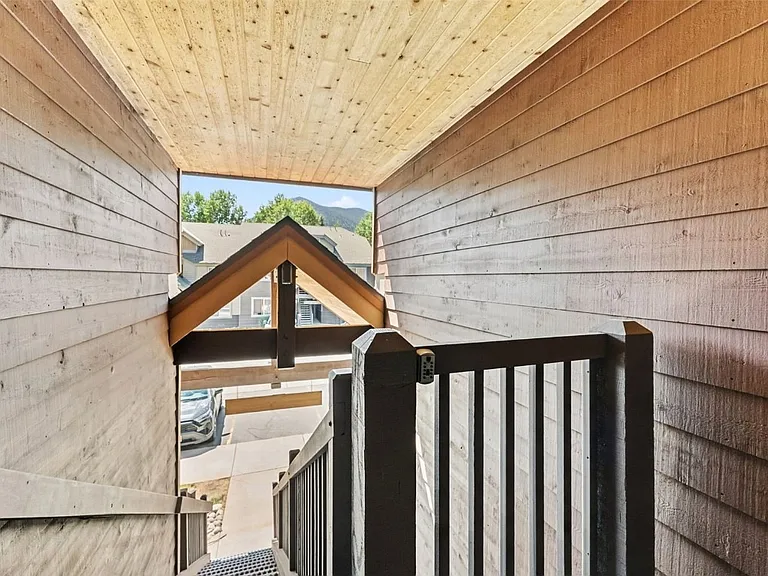 720 Lakepoint Dr — Photo 33