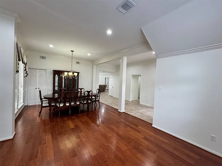 1718 Berkoff Dr — Photo 7