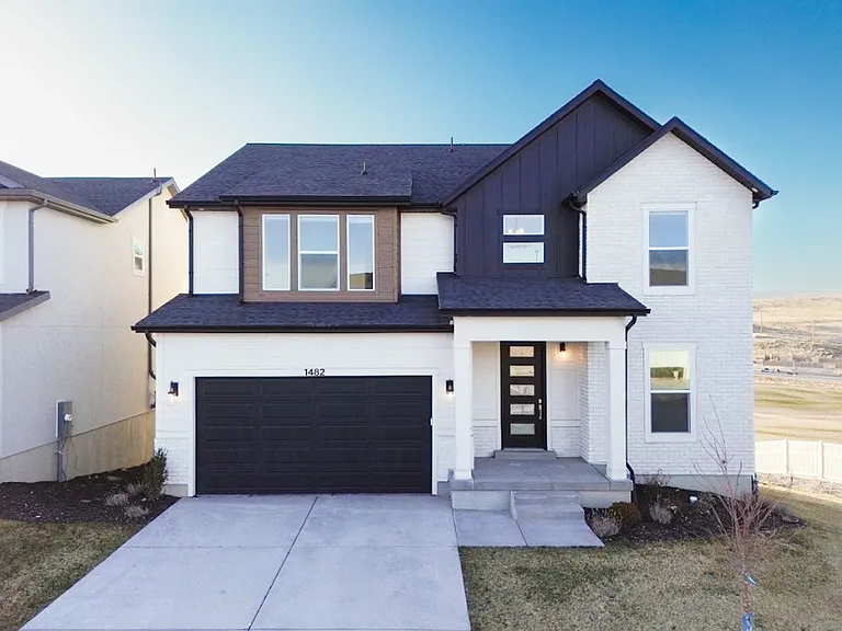 1482 W Russo Dr — Photo 1