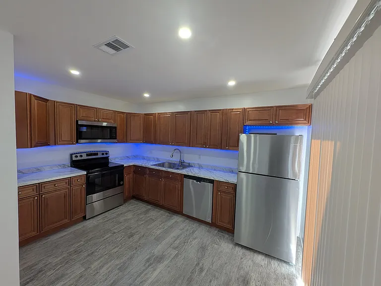 1733 N Congress Ave — Photo 6