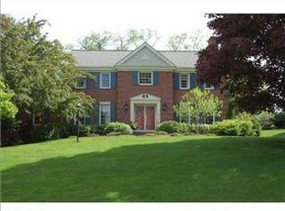 1380 Redfern Dr, Pittsburgh, PA 15241