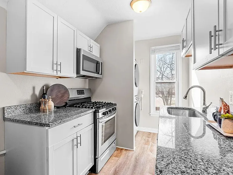 994 Iglehart Ave #2 — Photo 6