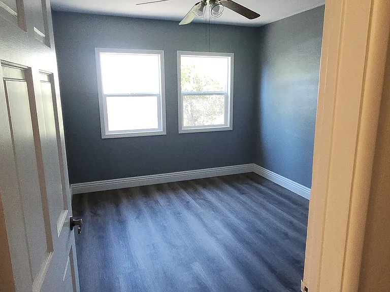 858 S Riverside Ave — Photo 12