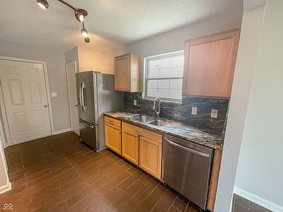 2nd image of 15290 Fawn Meadow Dr