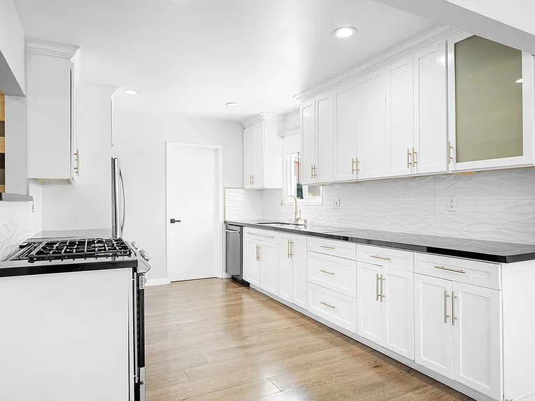 11793 Glencrest Dr — Photo 11