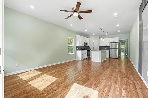 3 bed, 1330 sqft, $1,700 — Photo 3