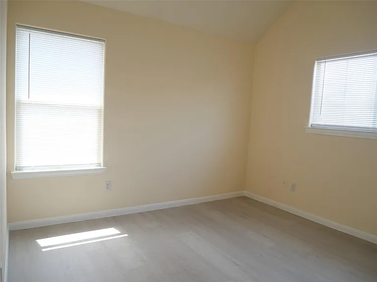 6603 Schambray St — Photo 40