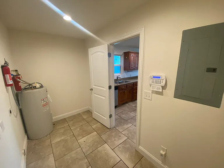 2216 Annie Baxter Ave — Photo 8