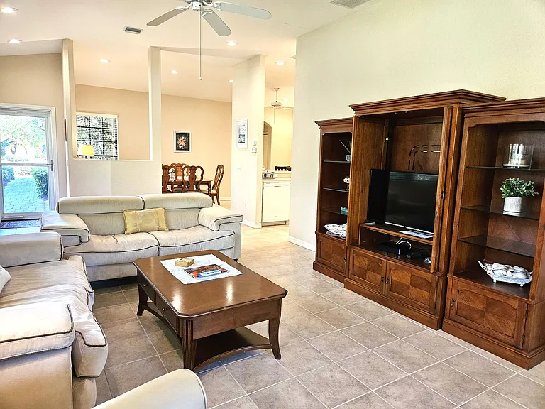 4528 Cancello Grande Ave — Photo 10