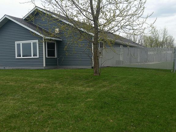 5311 Side yard