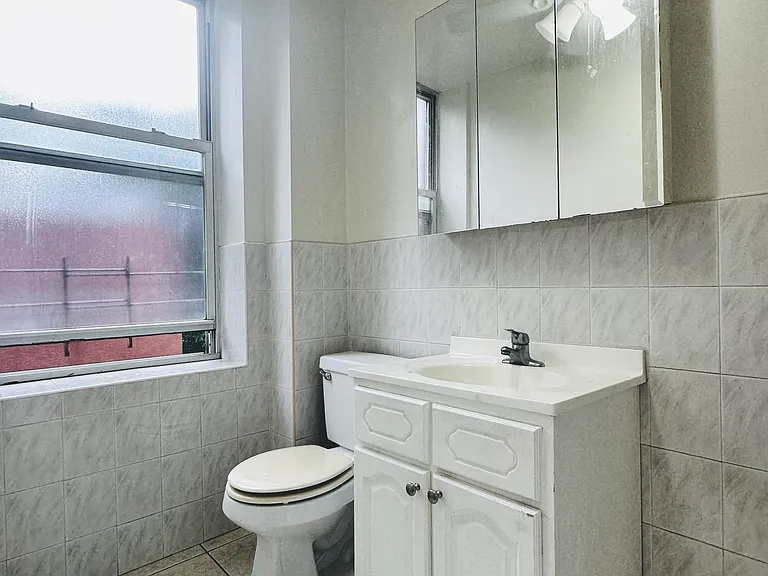 500 W 44th St #2A — Photo 10