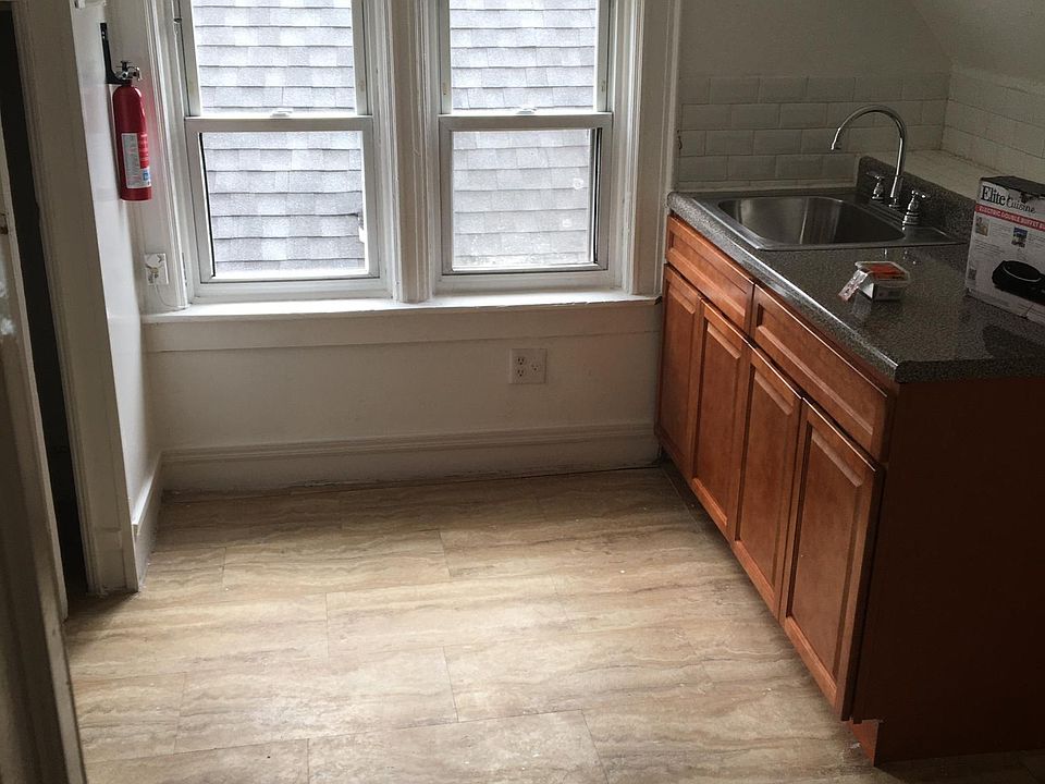 1st image of 2757 Claflin Ave #2