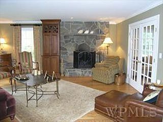 3rd image of 44 Hickory Ln