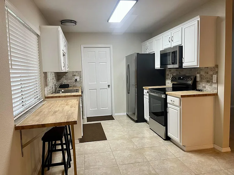 2030 SE Watercrest St — Photo 8