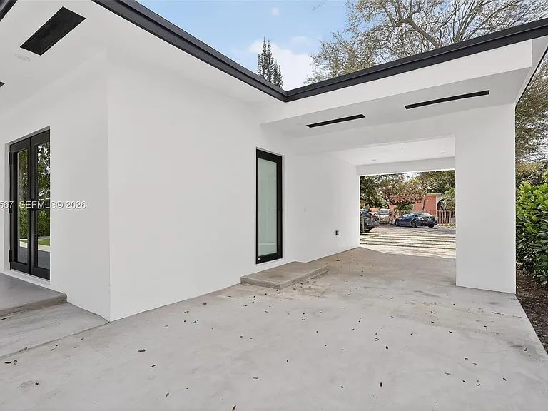 53 NW 68th St — Photo 20